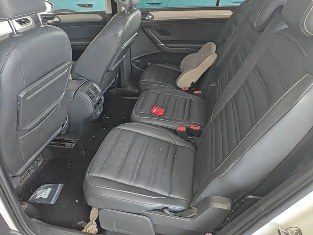 Photo 17 - Volkswagen Touran
