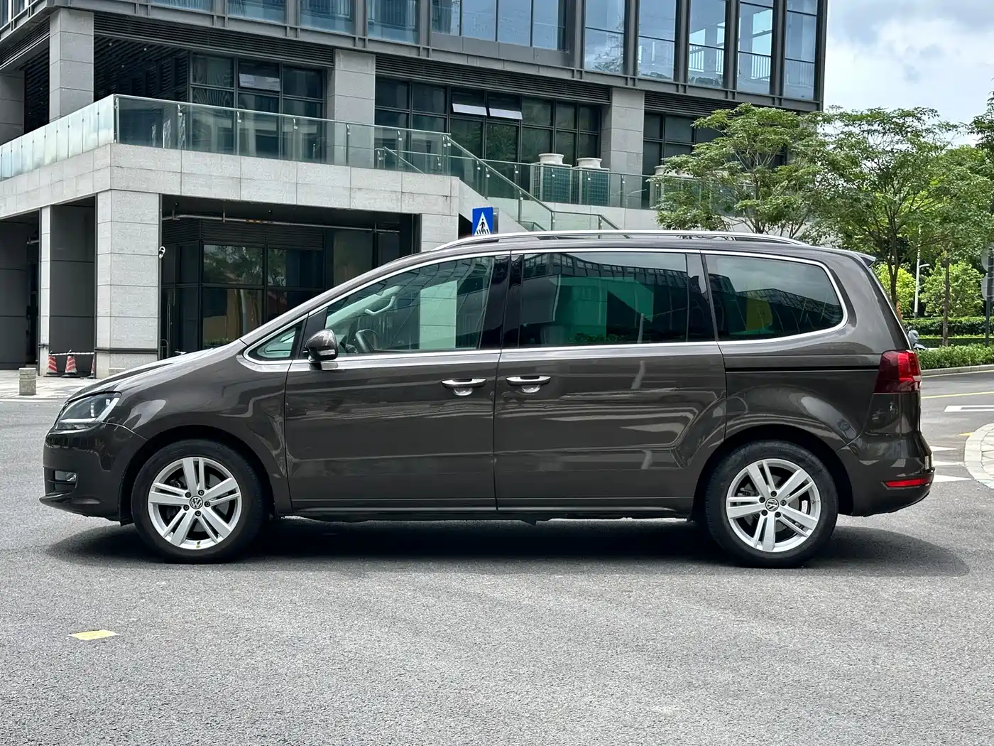 Volkswagen Sharan 2018 380TSI Comfort 7-Seater фото 5