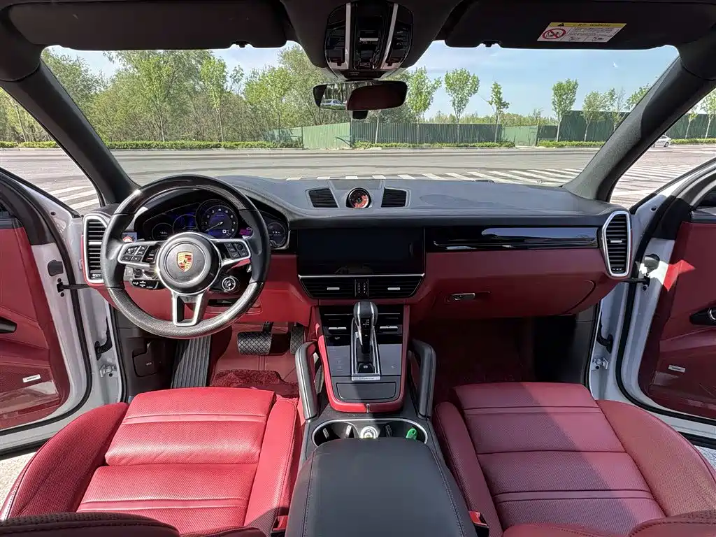 Porsche Cayenne New Energy 2023 Cayenne E-Hybrid 2.0T Platinum Edition фото 9