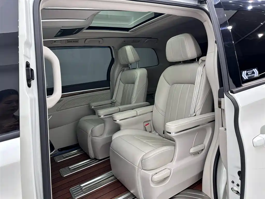 GAC Trumpchi Trumpchi M8 2018 320T Premium Edition фото 21