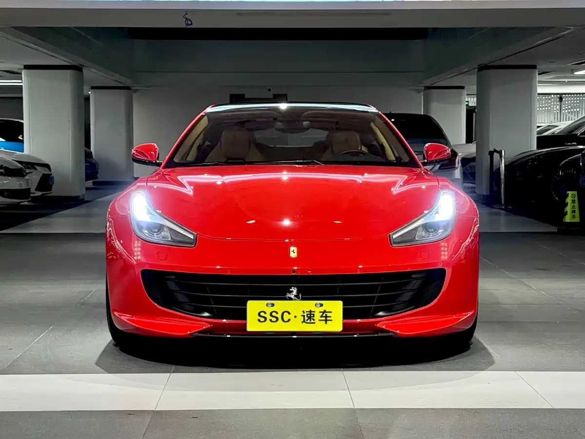 Ferrari GTC4Lusso 2017 3.9T V8 фото 2