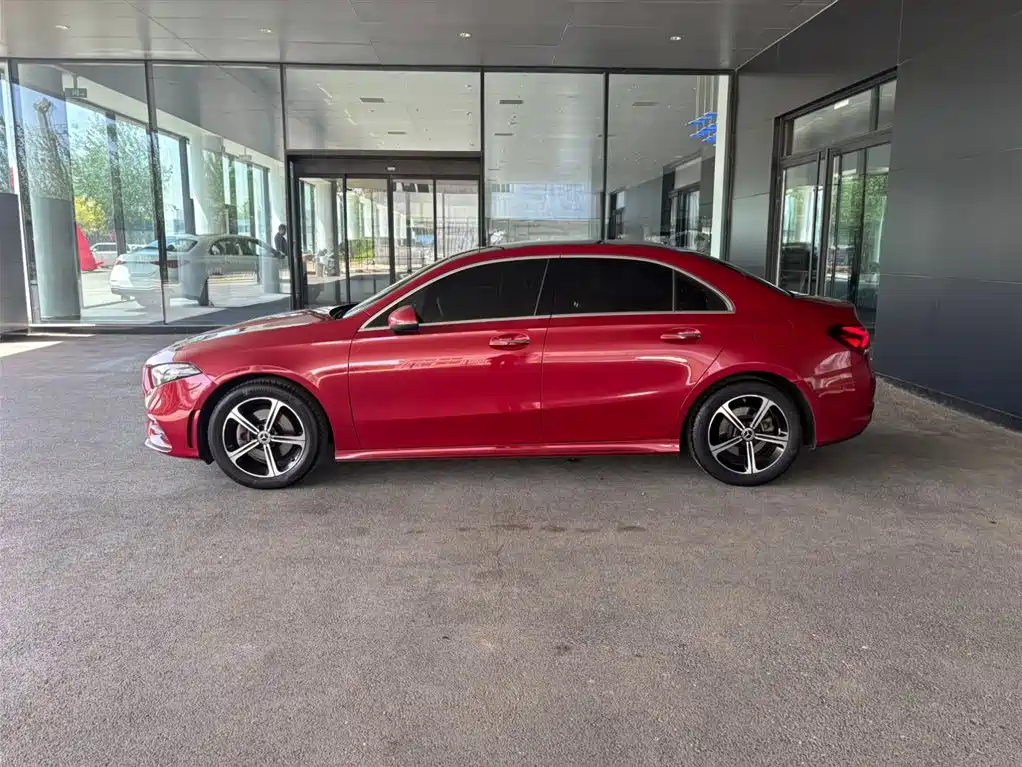 Mercedes-Benz A-Class 2022 Facelift II A 200 L Sport Sedan Fashion фото 4