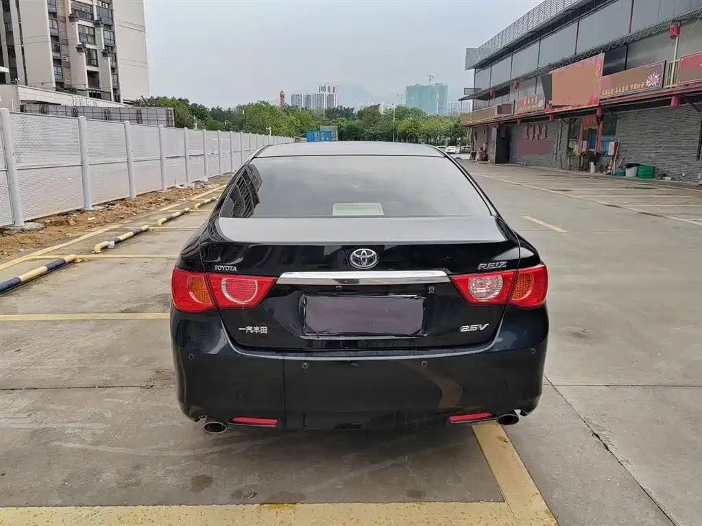 Toyota Reiz 2010 2.5S Elegance Elite Edition фото 8