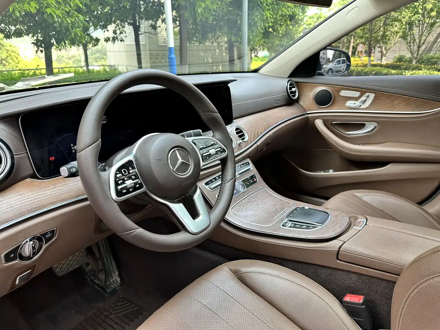 Mercedes-Benz E-Class 2019 E 300 L Fashion фото 8