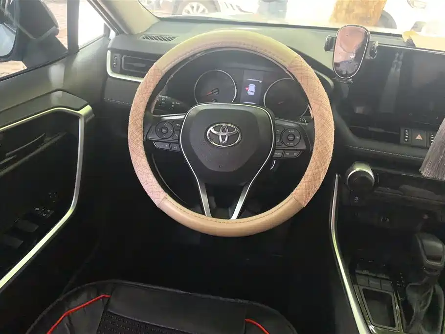 Toyota RAV4 Rongfang 2024 2.0L CVT FWD Urban Edition фото 15