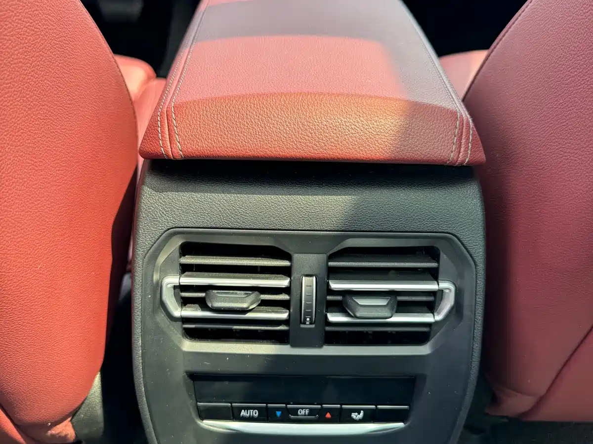 BMW i3 2024 eDrive 35 L фото 8