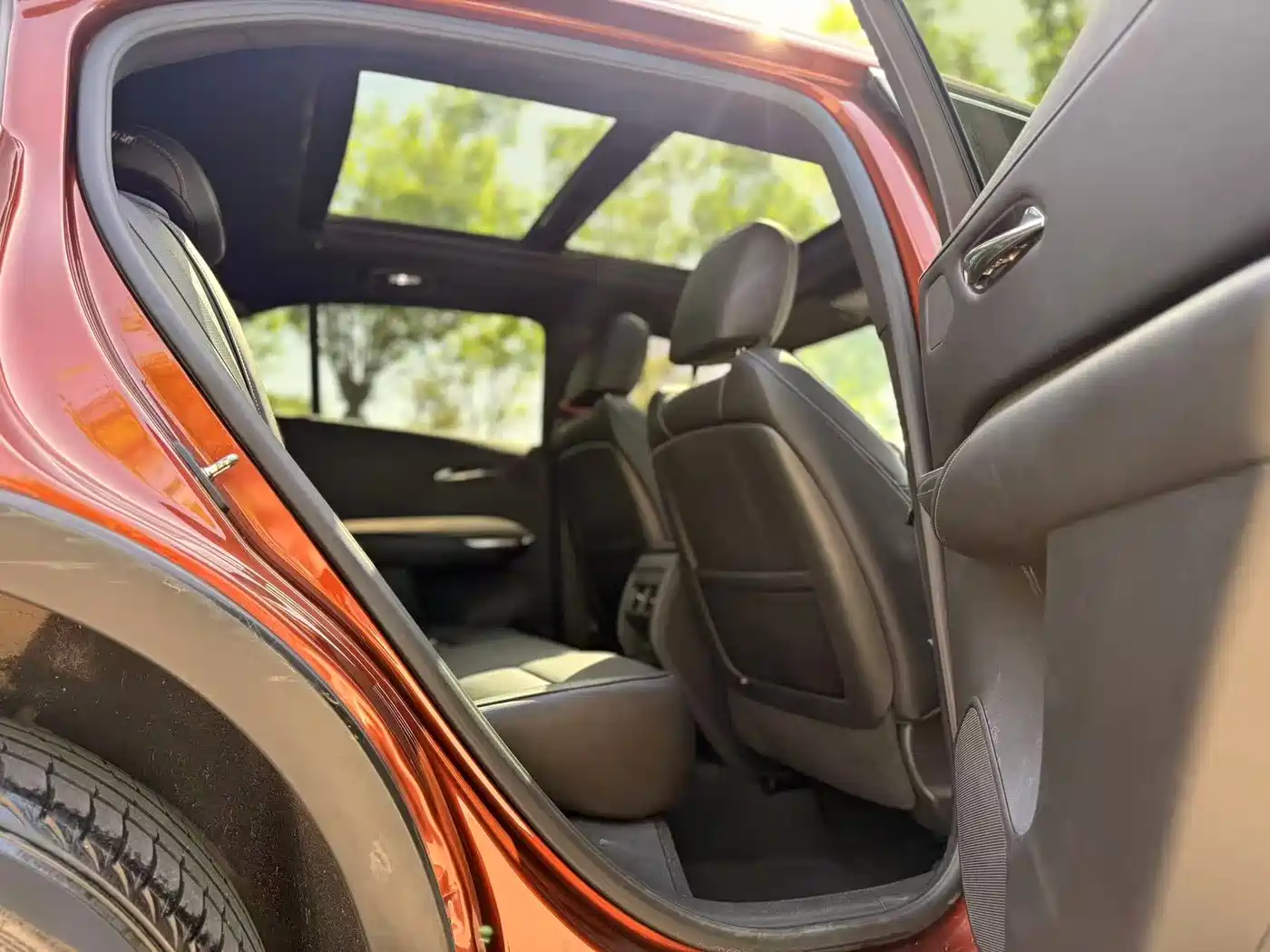 Cadillac XT4 2018 Model 28T 4WD Leading фото 12