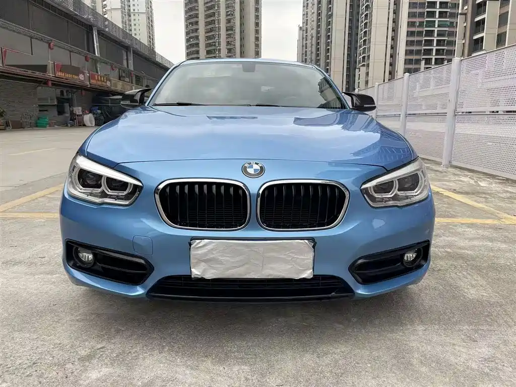BMW 1 Series (Import) 2018 118i Sport Design Package фото 2