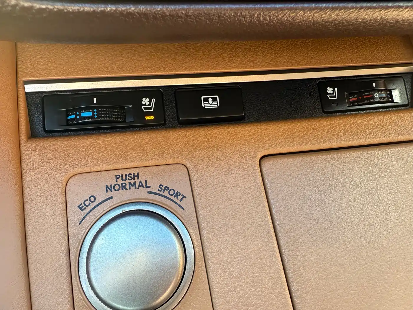 Lexus ES 2016 250 Midnight Special Limited Edition фото 17