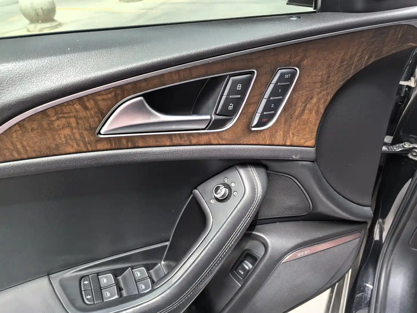 Фото 10 - Audi A6L