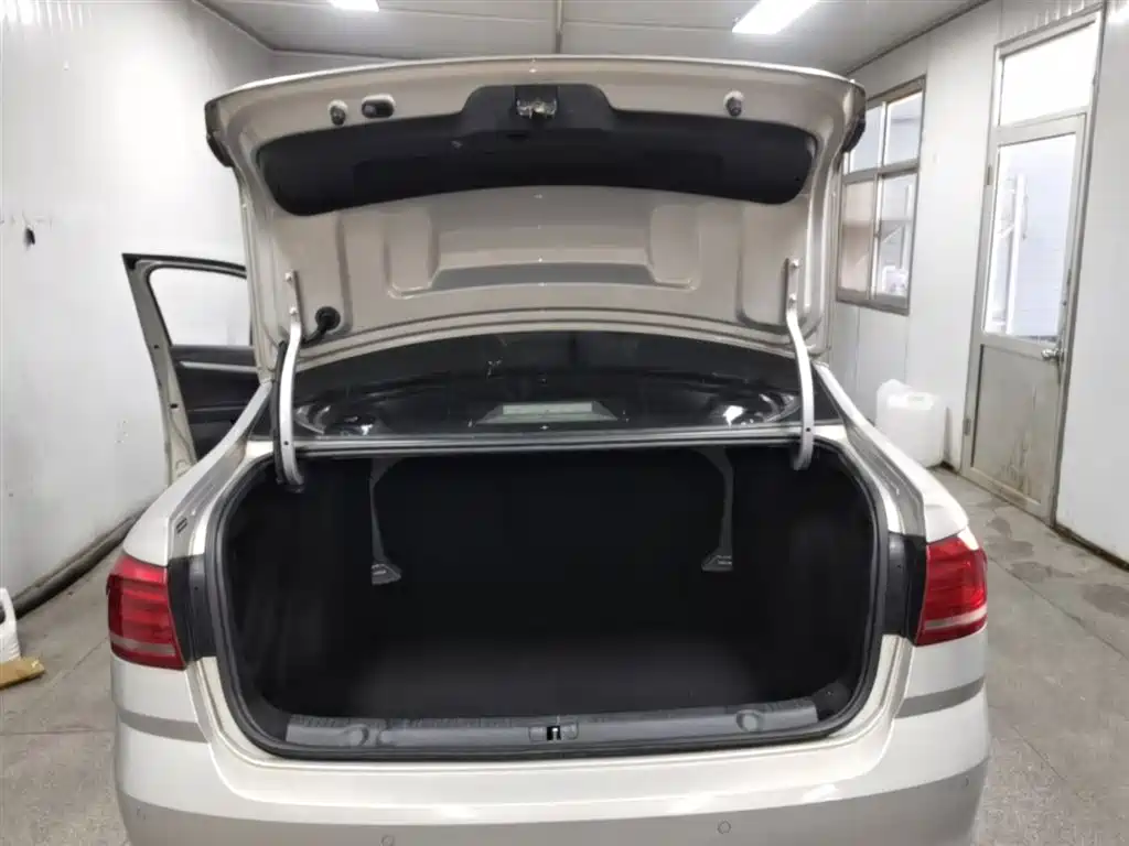 Volkswagen Lavida 2017 230TSI DSG Comfort Edition фото 19