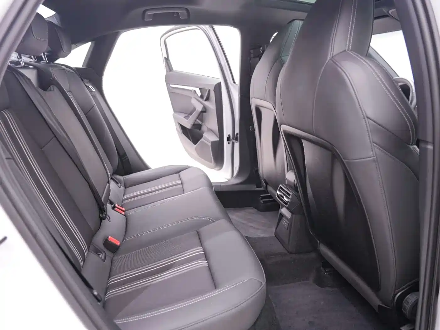 Audi A3 2024 Model A3L Limousine 35 TFSI Fashion Sport фото 17