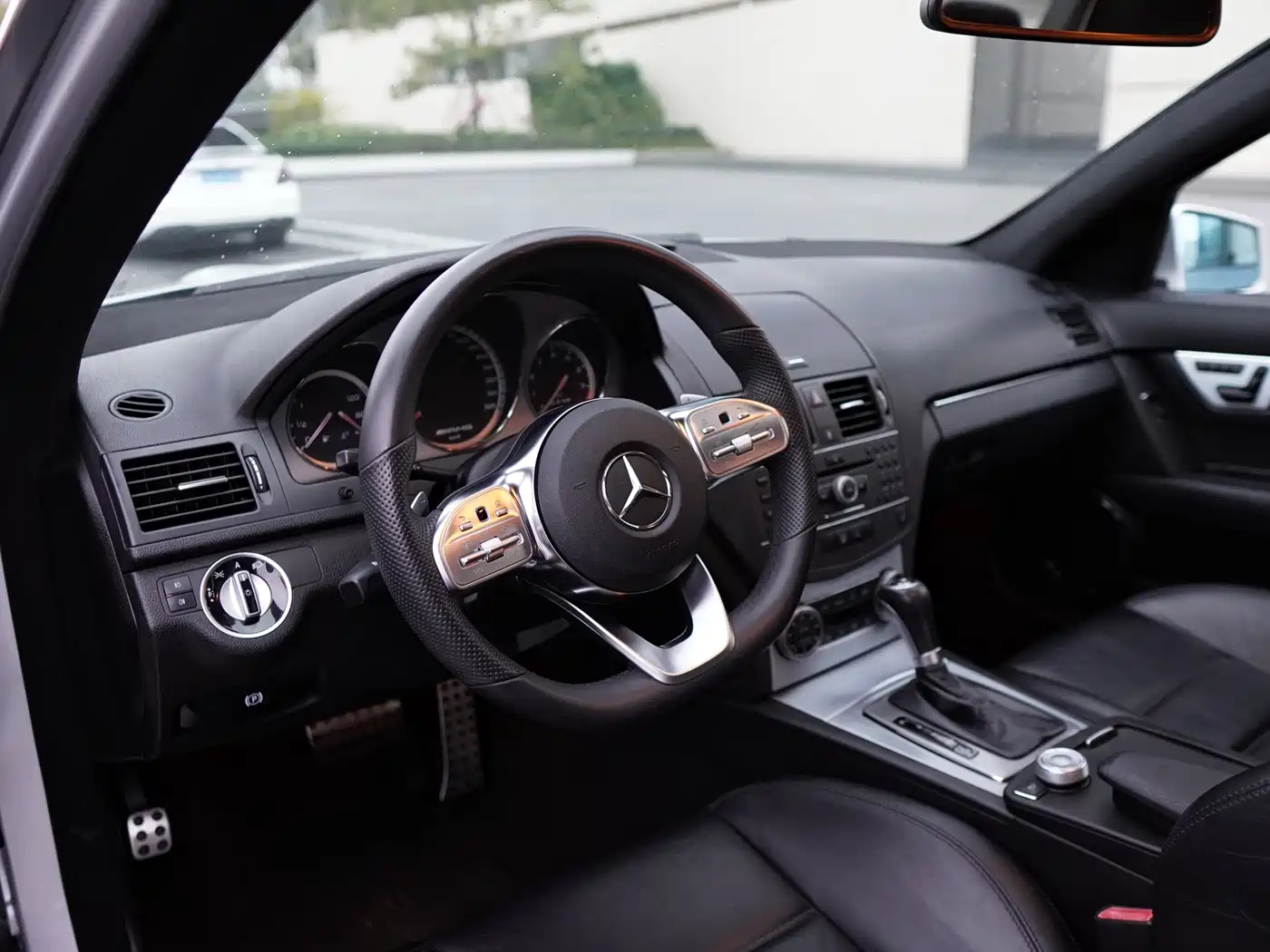 Mercedes-Benz C-Class AMG 2010 AMG C 63 Sport Enhanced Edition фото 14