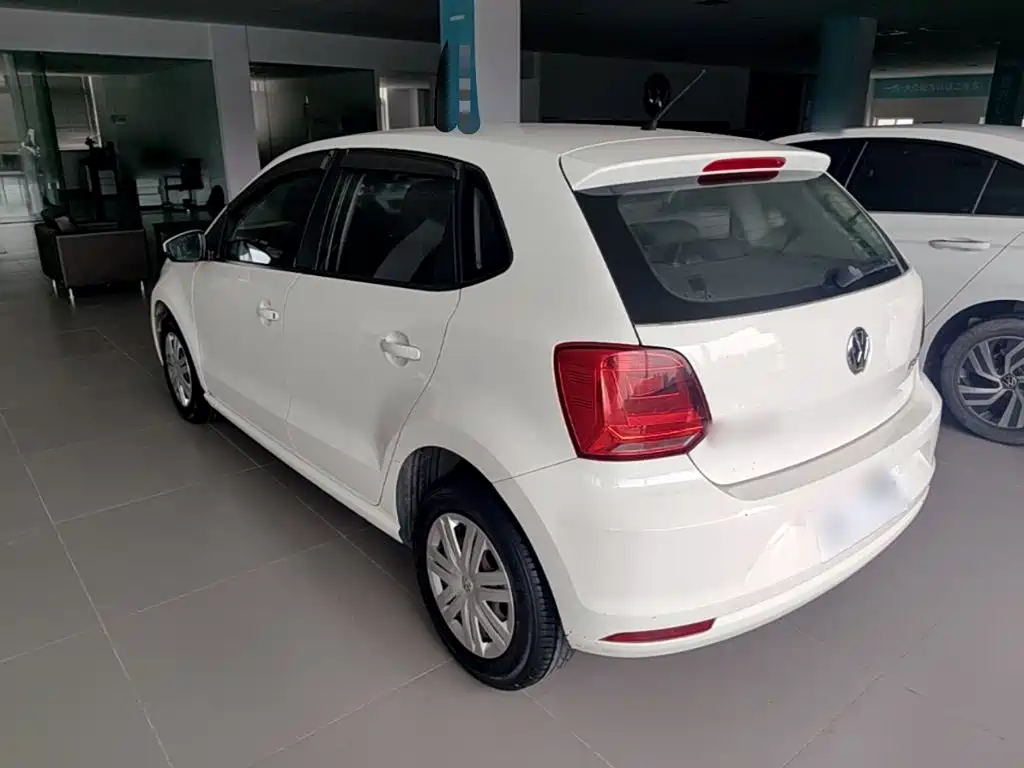 Фото 5 - Volkswagen Polo