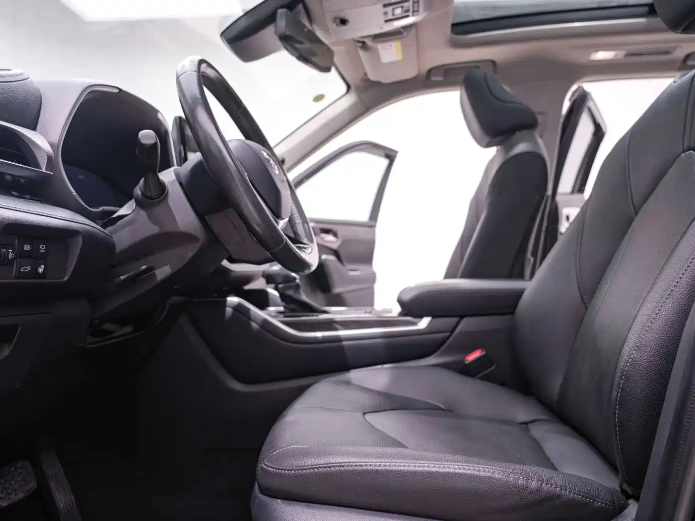 Toyota Highlander 2022 Dual Engine 2.5L 4WD Supreme Edition 7-Seater фото 24
