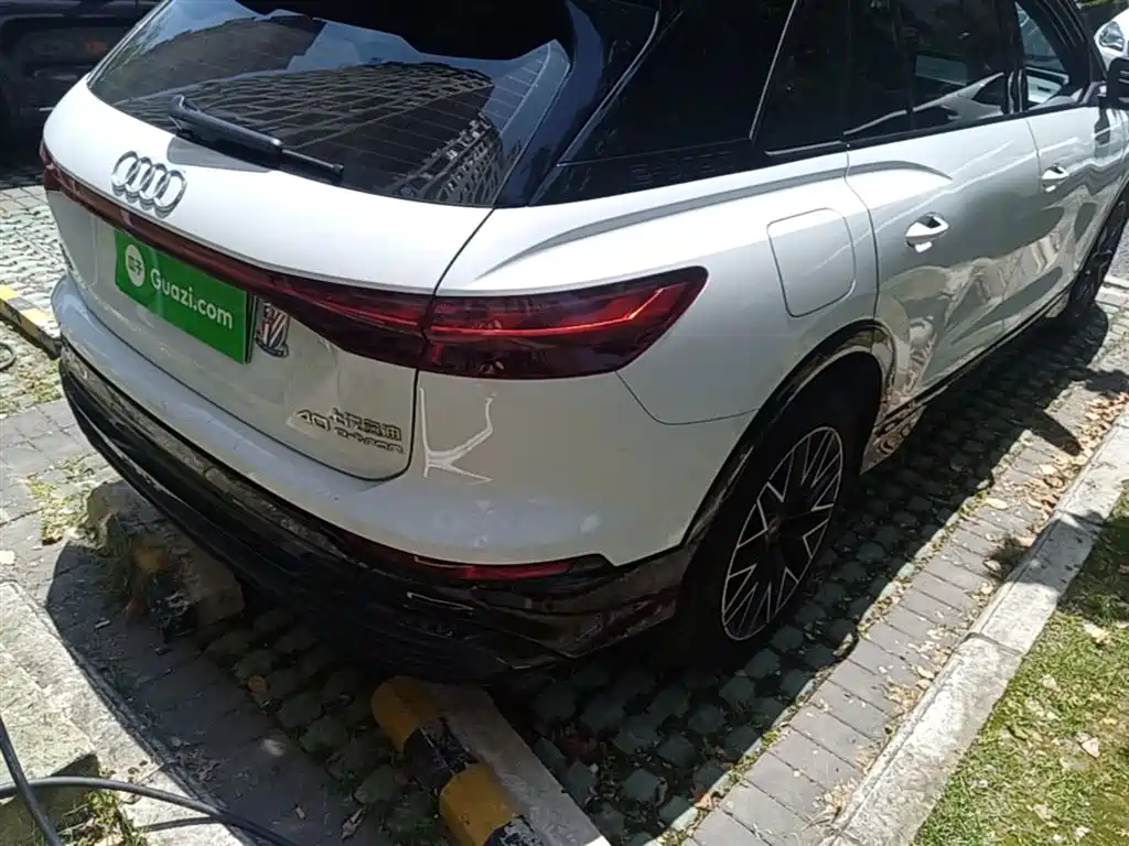 Audi Q5 e-tron 2022 40 e-tron Starlight Mech Suit фото 24