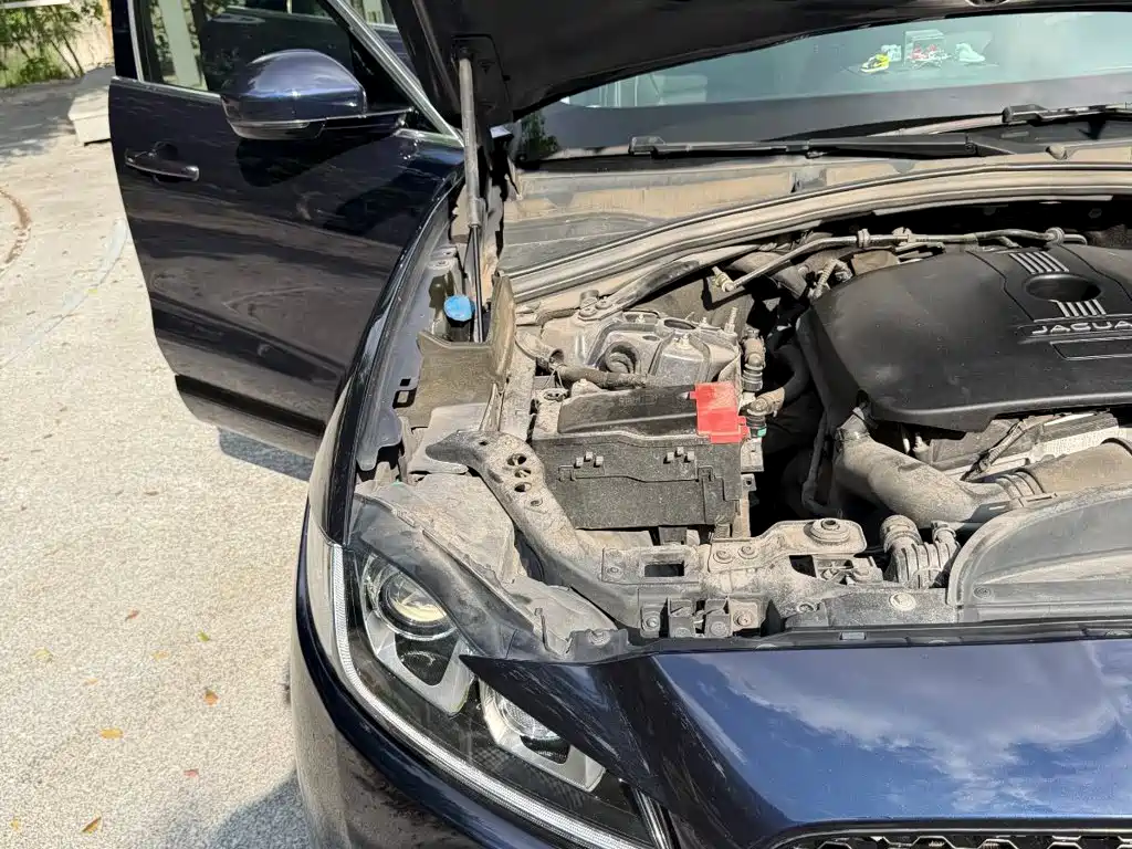 Jaguar F-PACE 2017 2016 2.0T FWD R-Sport Edition