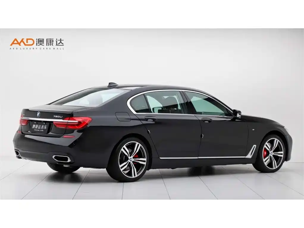 Фото 3 - BMW 7 Series
