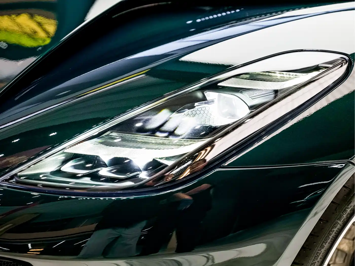 Lotus Cars EMIRA 2021 2.0T DCT First Edition фото 5