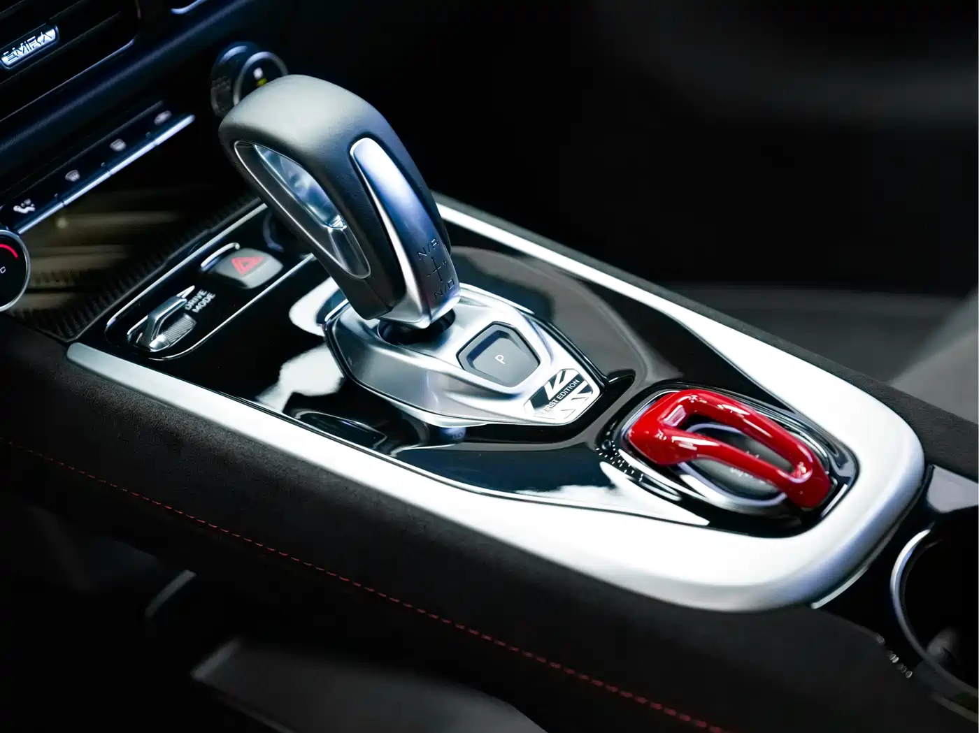 Lotus Cars EMIRA 2021 2.0T DCT First Edition фото 14