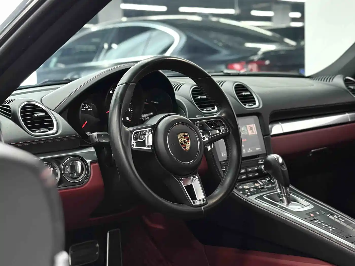 Porsche 718 2016 Cayman 2.0T фото 8