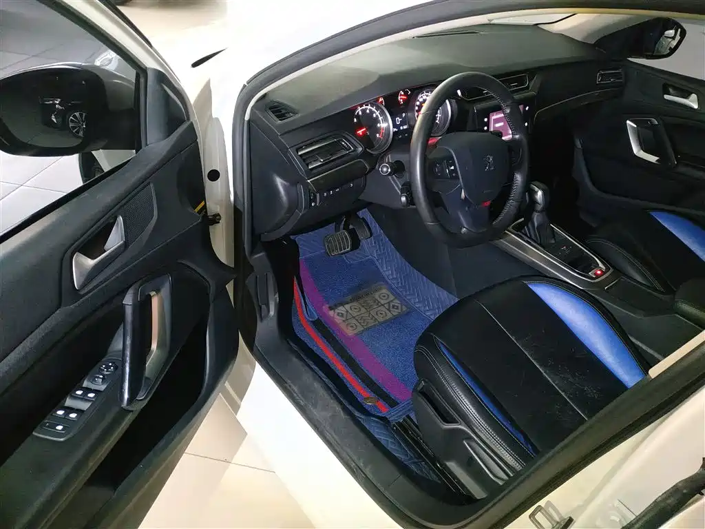 Peugeot 408 2015 Model 1.2T Automatic Luxury Edition фото 16