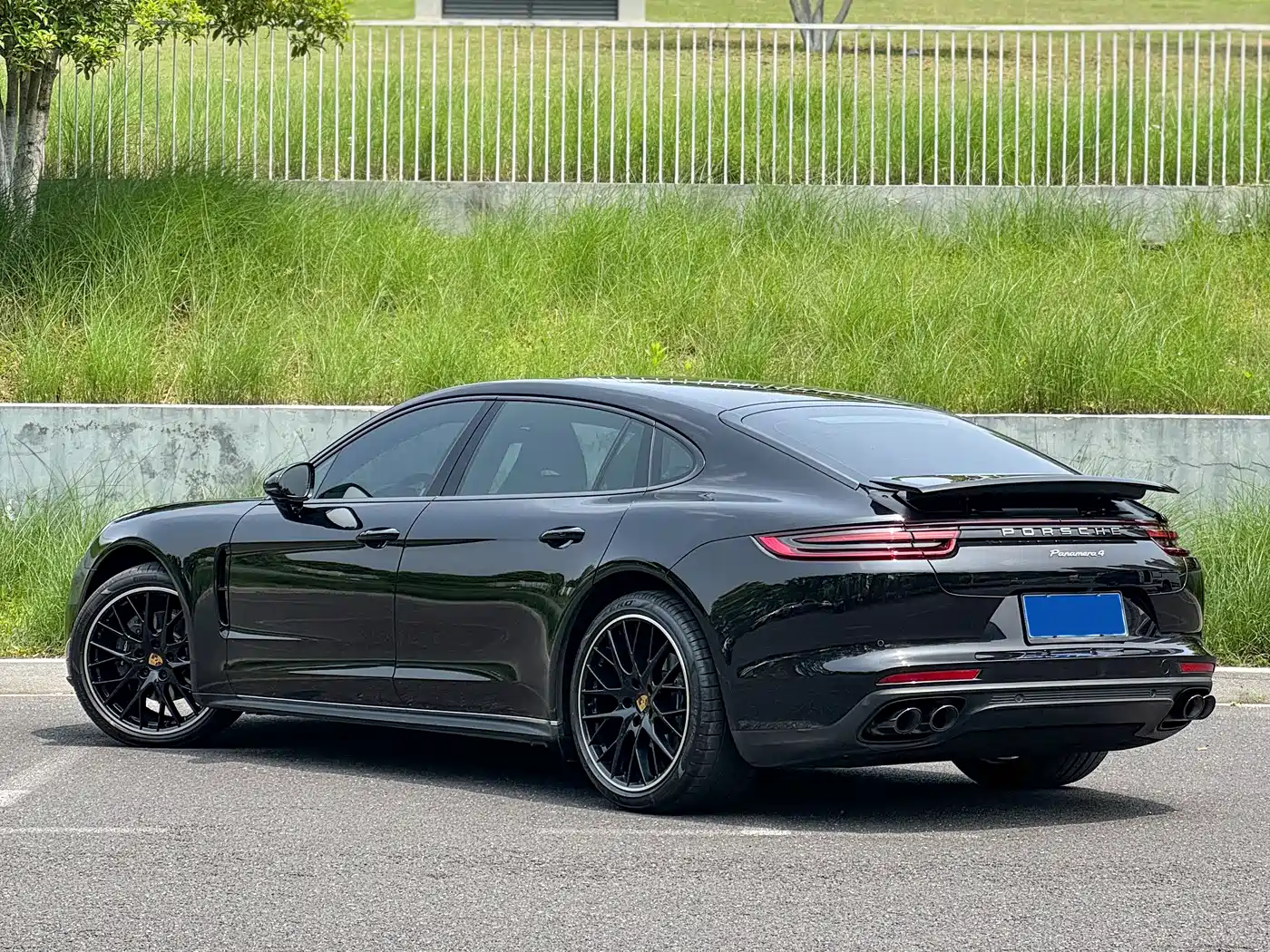 Porsche Panamera 2017 Panamera 4 Executive Long Wheelbase 3.0T фото 5