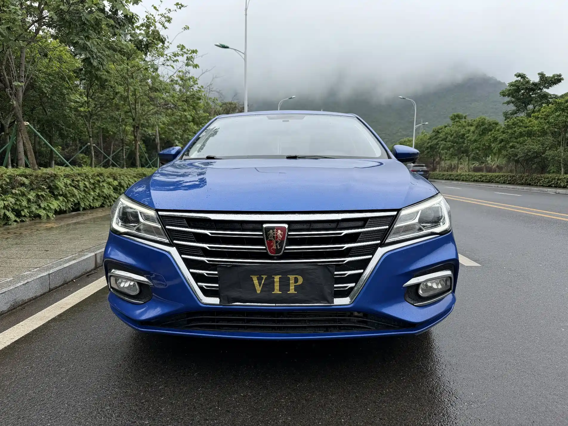 Фото 2 - Roewe i5