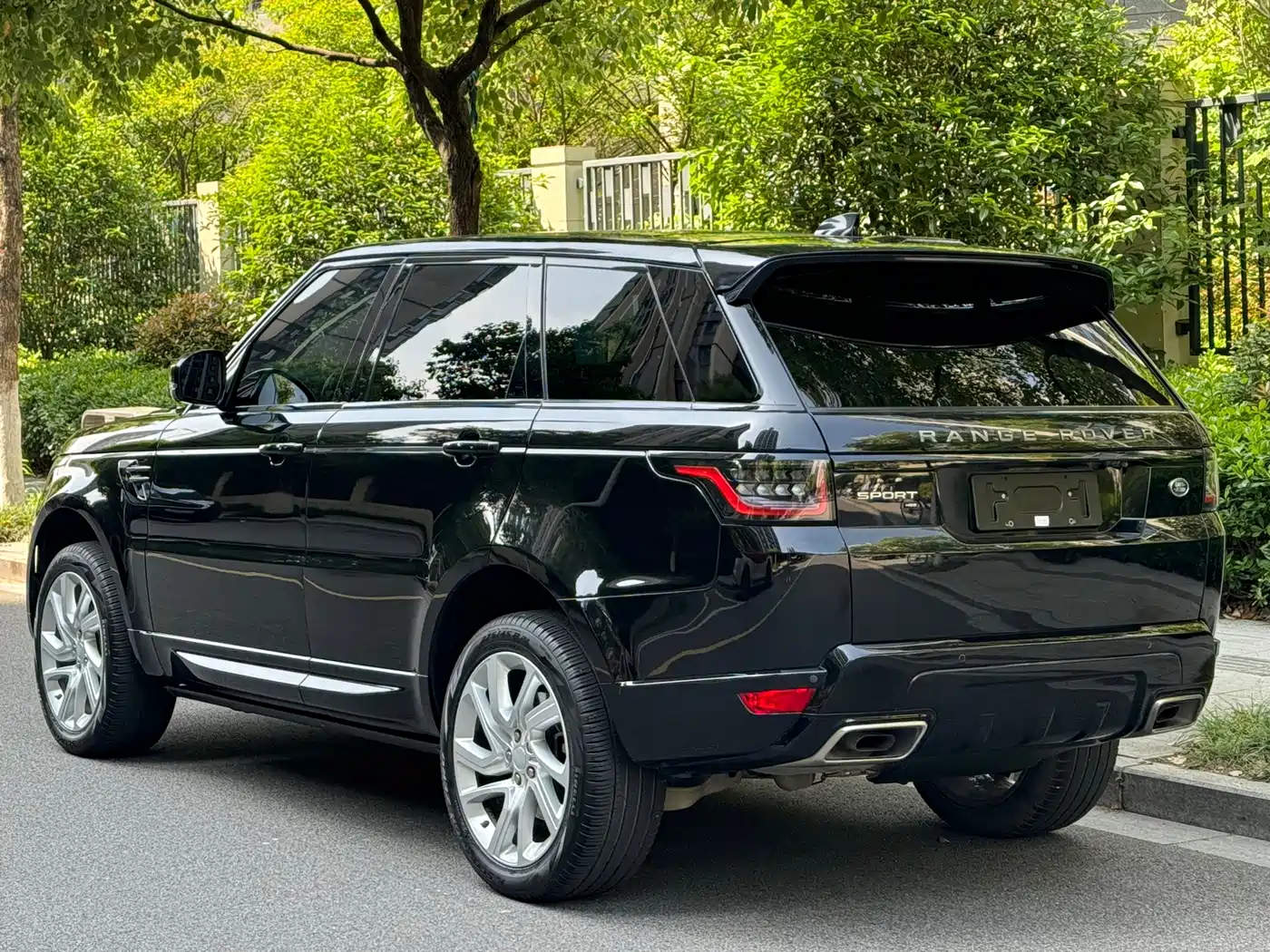 Land Rover Range Rover Sport 2020 3.0 L6 HSE DYNAMIC фото 4