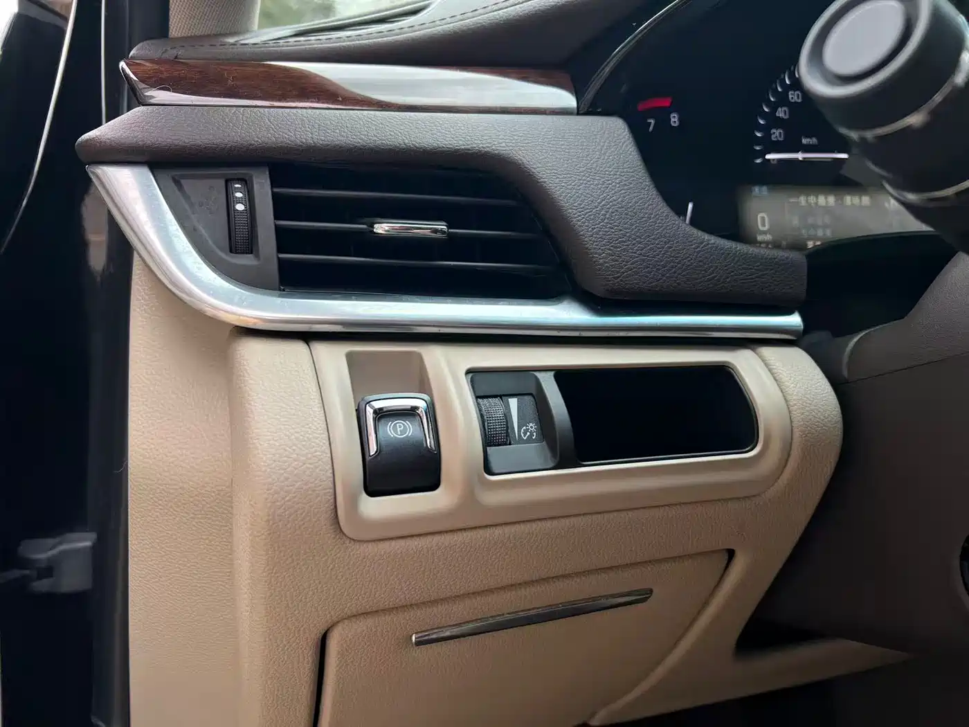 Cadillac XTS 2013 28T Luxury фото 21