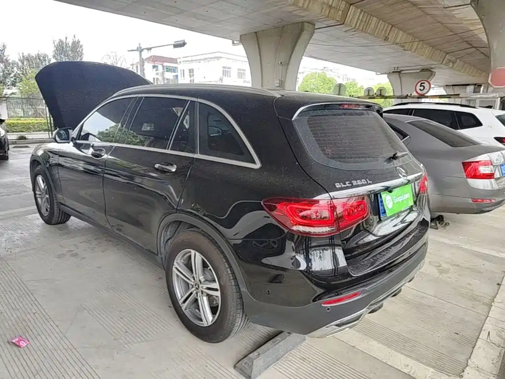 MERCEDES-BENZ GLC