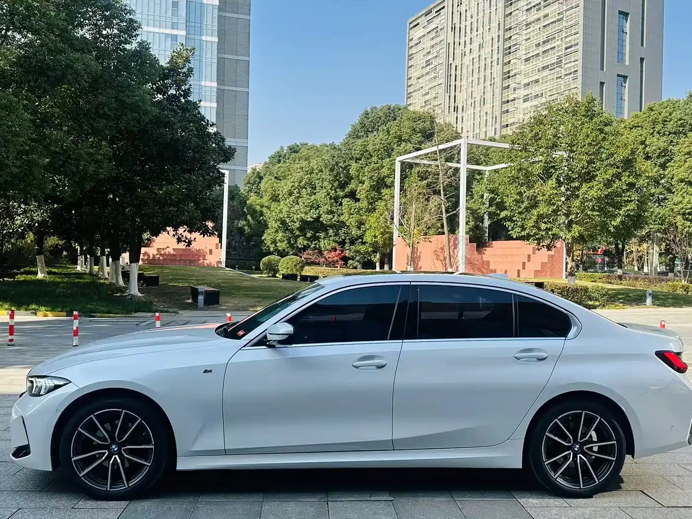BMW 3 Series 2024 325Li M Sport Package фото 4