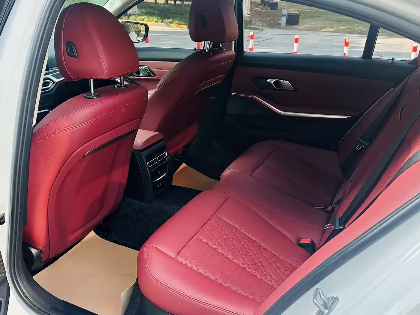BMW 3 Series 2024 325Li M Sport Package фото 8