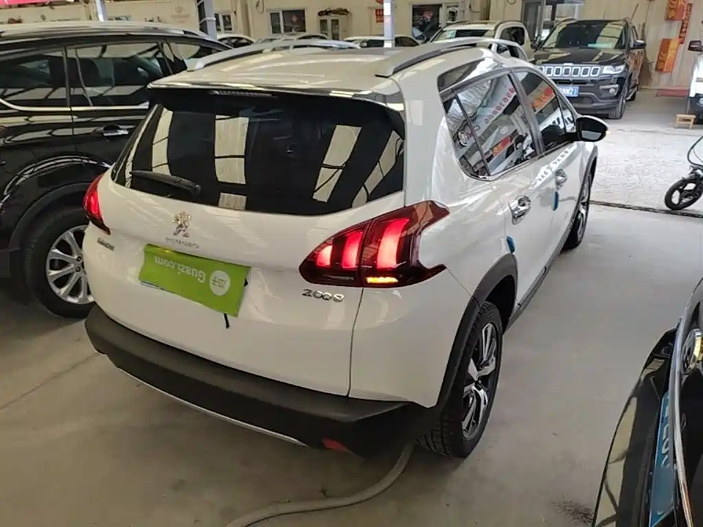 Peugeot 2008 2018 1.6L Automatic Fashion Edition фото 7