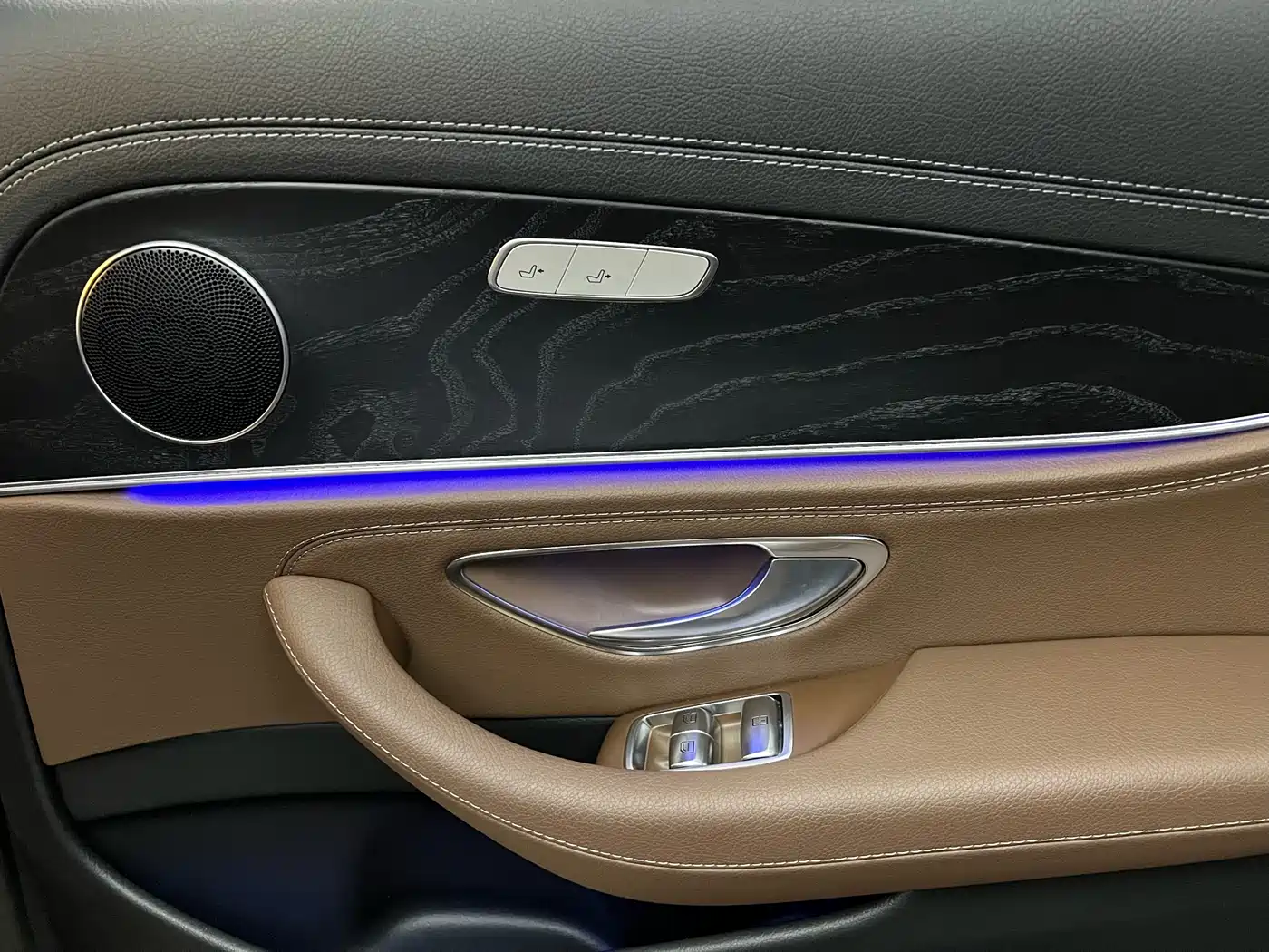 Mercedes-Benz E-Class 2019 E 300 L Sport Fashion фото 28