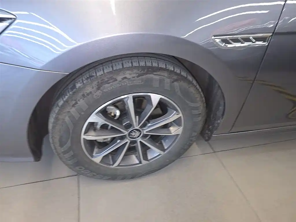 BYD Qin PLUS 2024 Glory Edition DM-i 55KM Leading фото 23