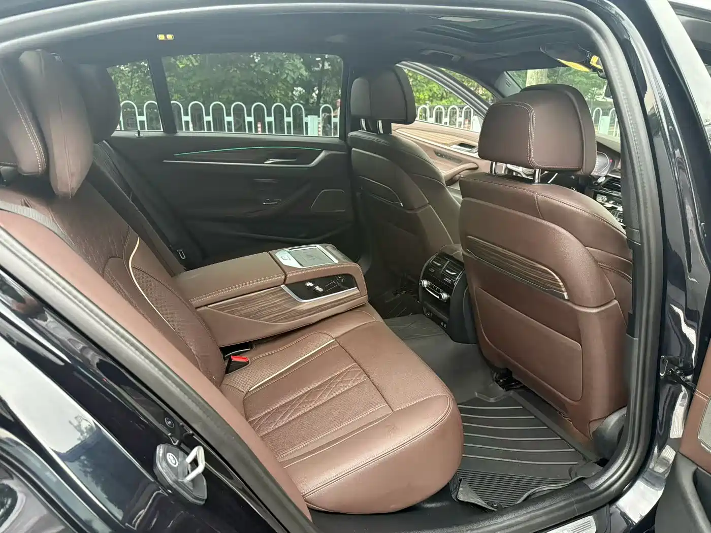 BMW 5 Series 2022 530Li Exclusive M Sport Package фото 9