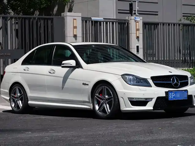Mercedes-Benz C-Class AMG 2012 AMG C 63 Sport — фото 2