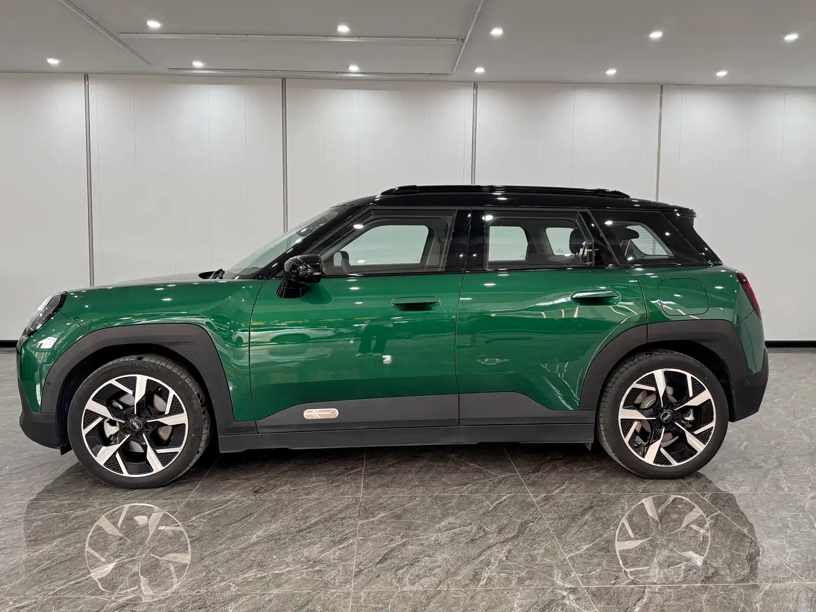 Фото 4 - MINI Aceman