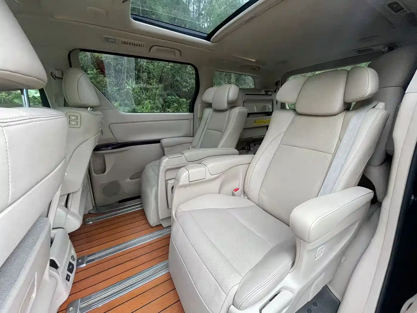 Toyota Alphard 2012 3.5L Luxury Edition фото 9