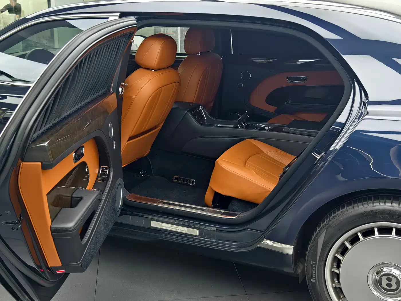 Bentley Mulsanne 2017 6.8T Long Wheelbase фото 12