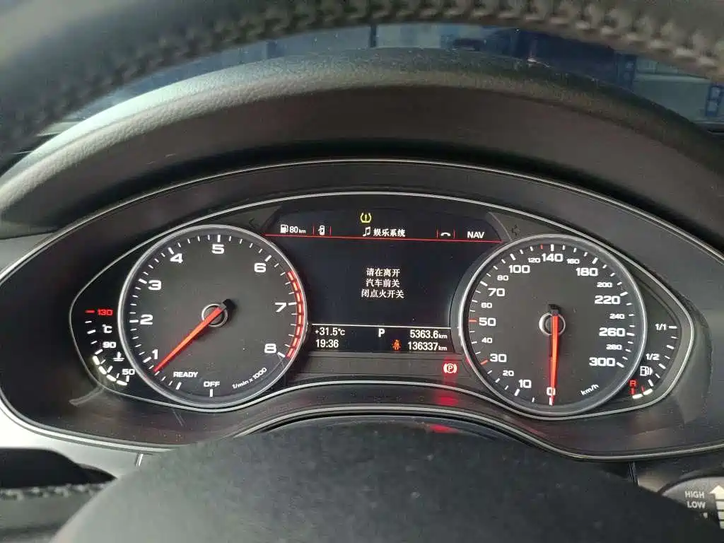 Фото 11 - Audi A6L