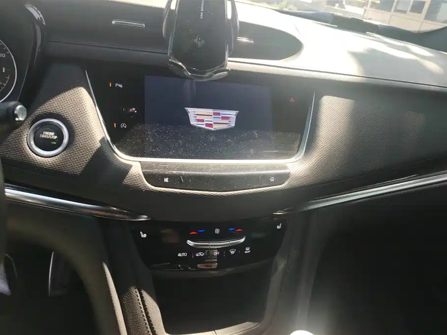 Cadillac XT5 2024 2.0T AWD Luxury (Hummingbird Edition) фото 13