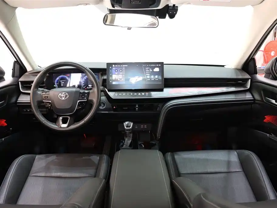 Toyota Camry 2024 Hybrid 2.0HG Premium Edition фото 12