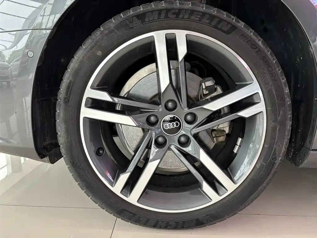 Audi A4L 2022 40 TFSI Luxury Dynamic фото 10