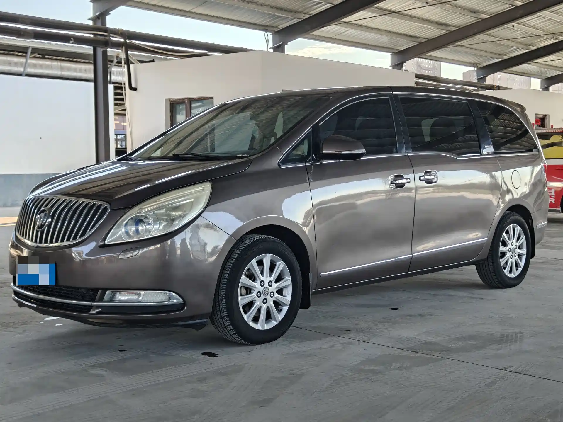 Фото 1 - Buick GL8
