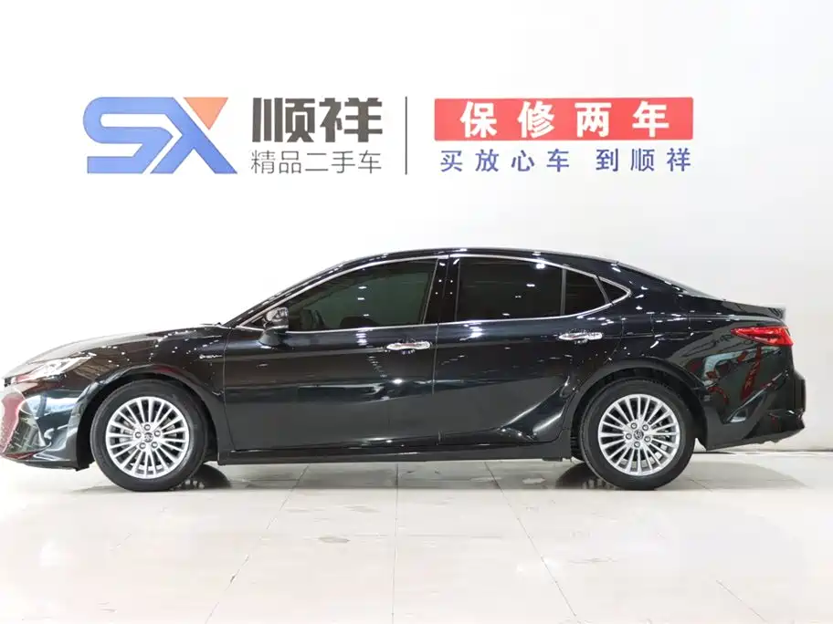 Toyota Camry 2024 Hybrid 2.0HG Premium Edition фото 6