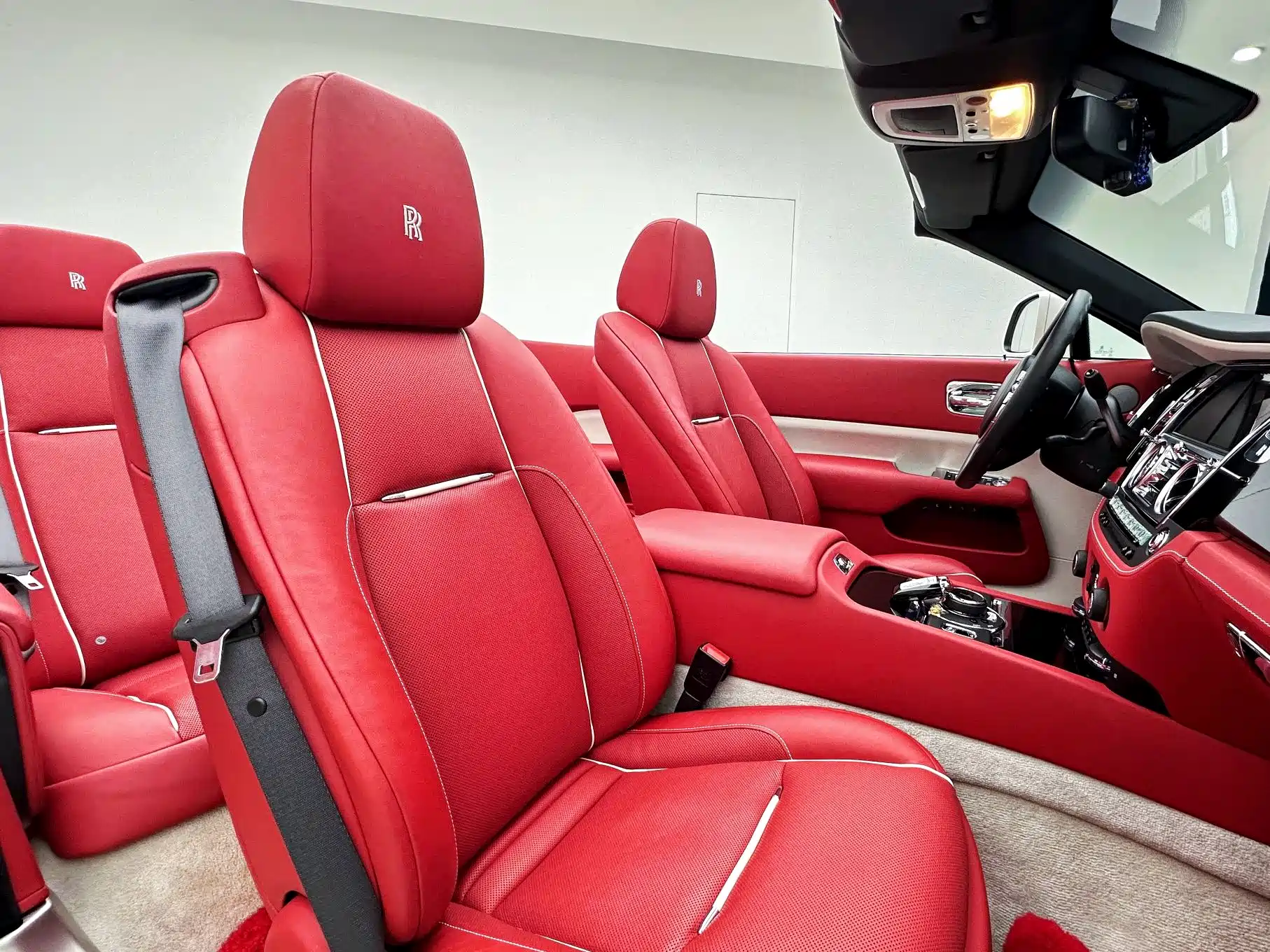 Фото 22 - Rolls-Royce Dawn