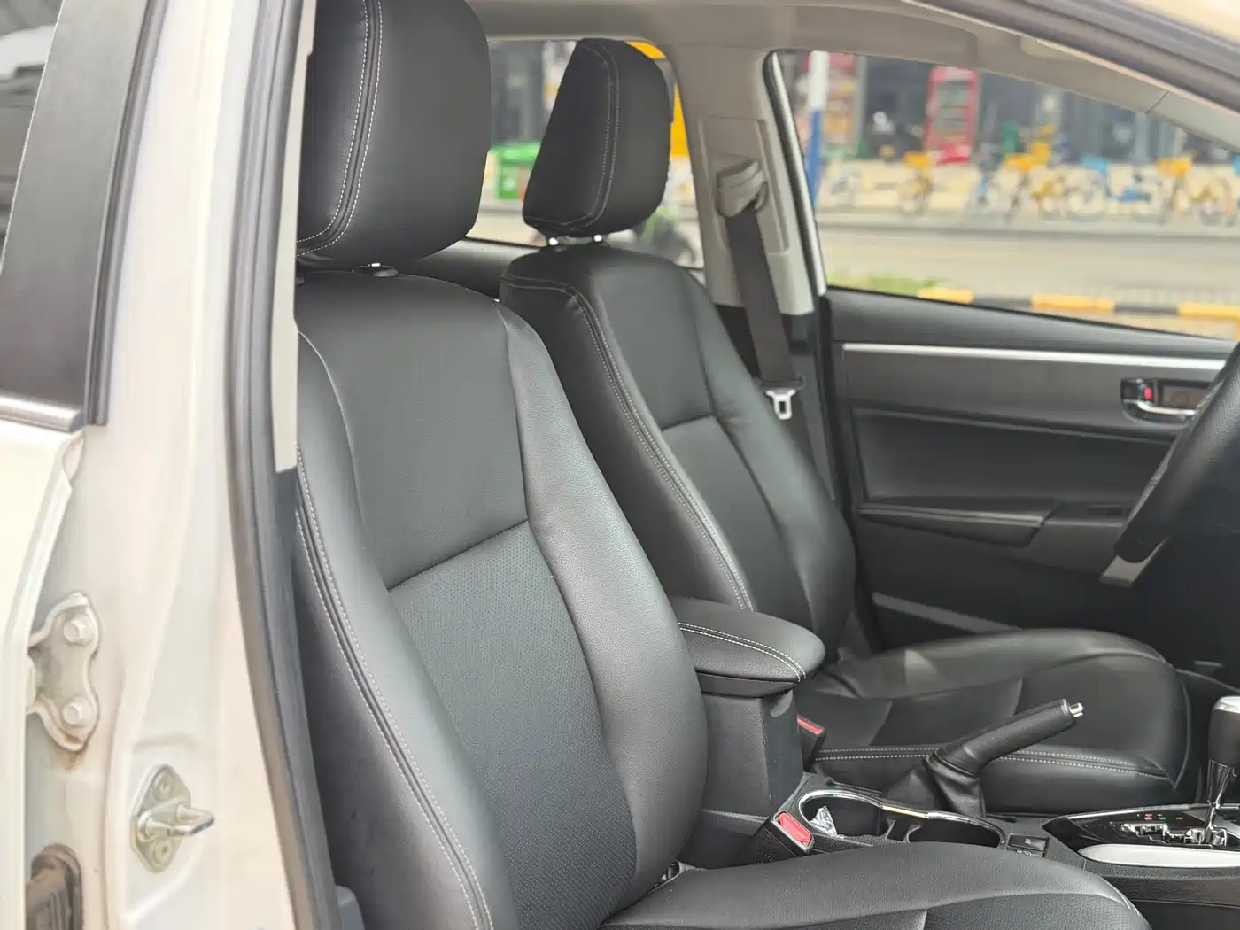 Toyota Corolla 2017 Facelift 1.2T S-CVT GL-i фото 8