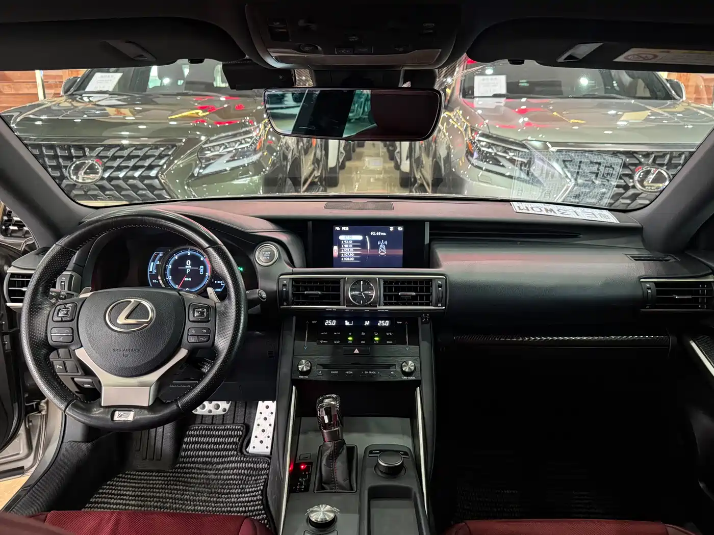 Lexus IS 2017 300 F SPORT фото 9